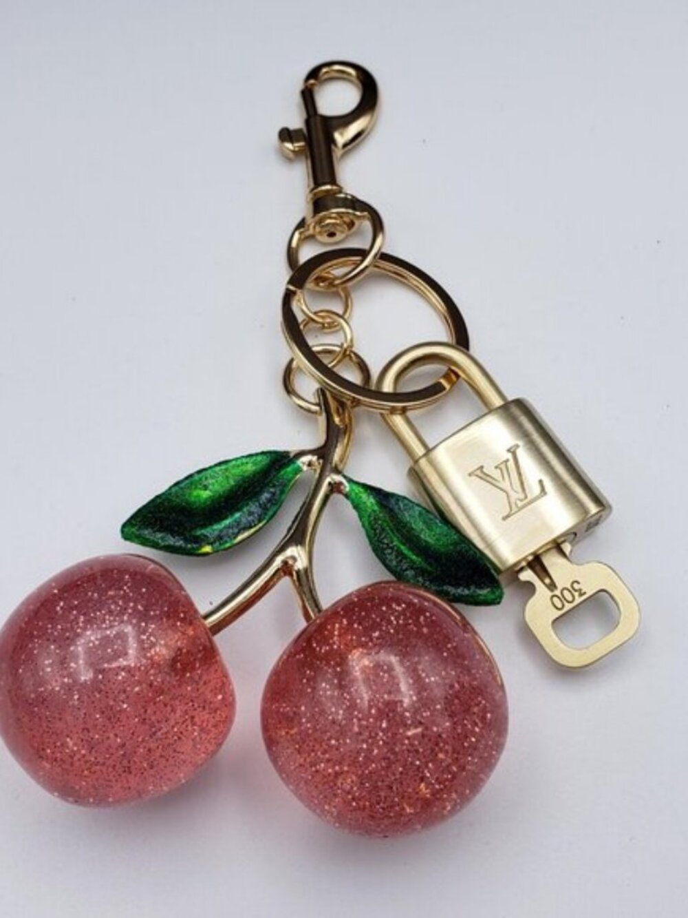LV Gold Padlock & Key 🔒 Authentic Louis Vuitton Bag Unbranded Apple Charm - Picture 8 of 11